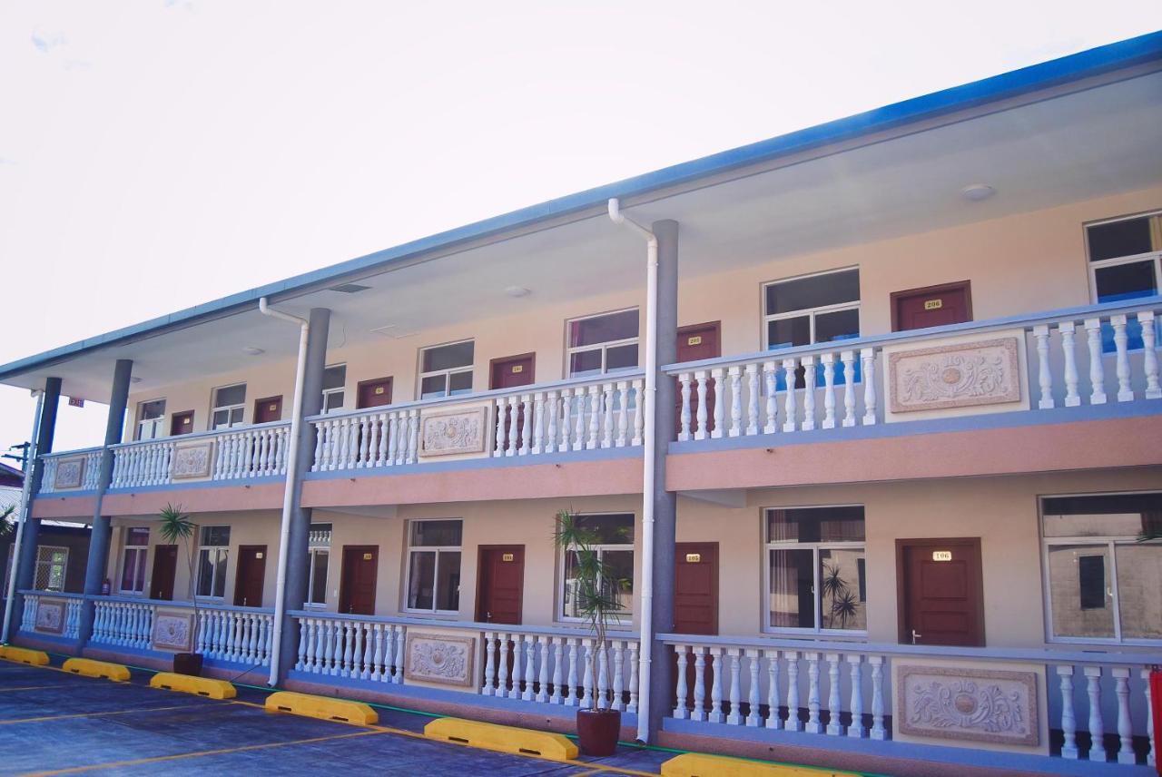 Le Sanita Hotel Апиа Экстерьер фото
