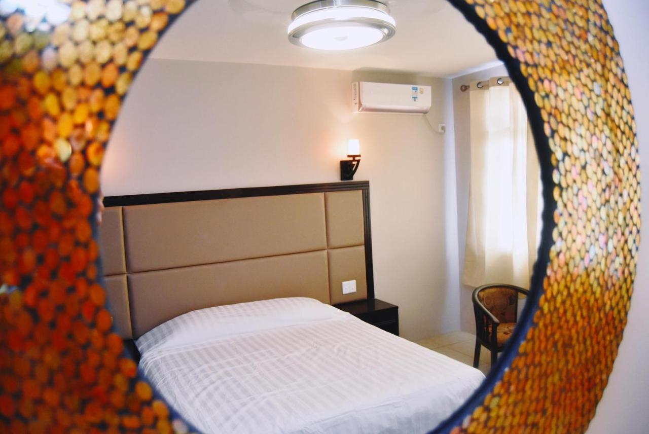 Le Sanita Hotel Апиа Экстерьер фото